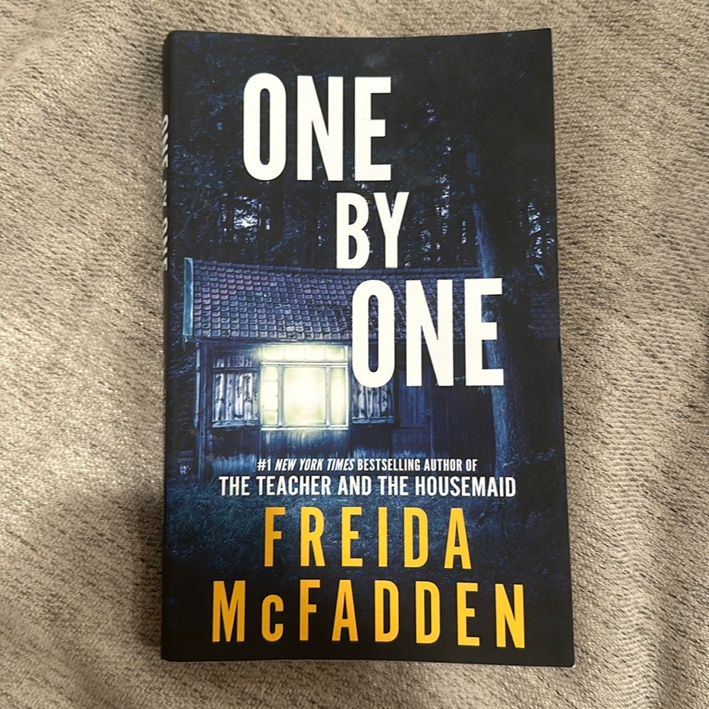 One by One - Freida McFadden